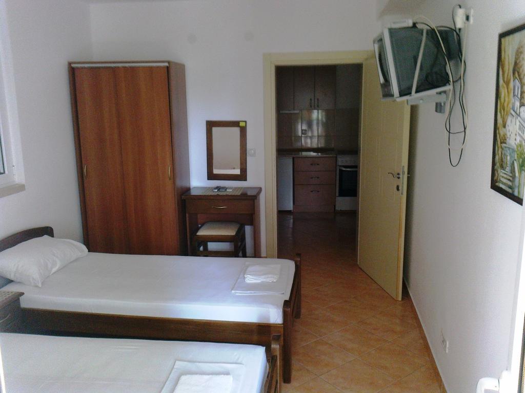 Oaza Guest House Sveti Stefan Rum bild